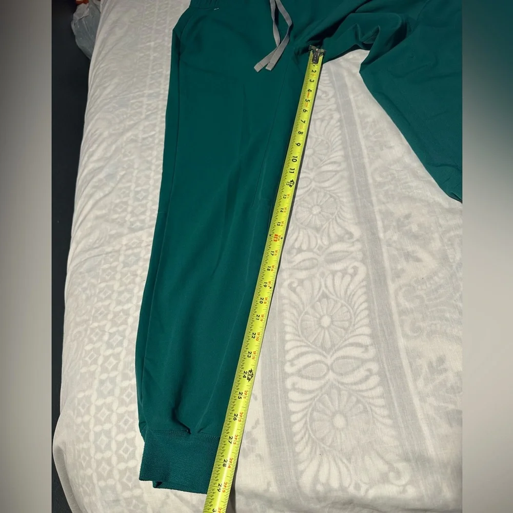 Figs Green scrub Men's jogger set top XS pants S